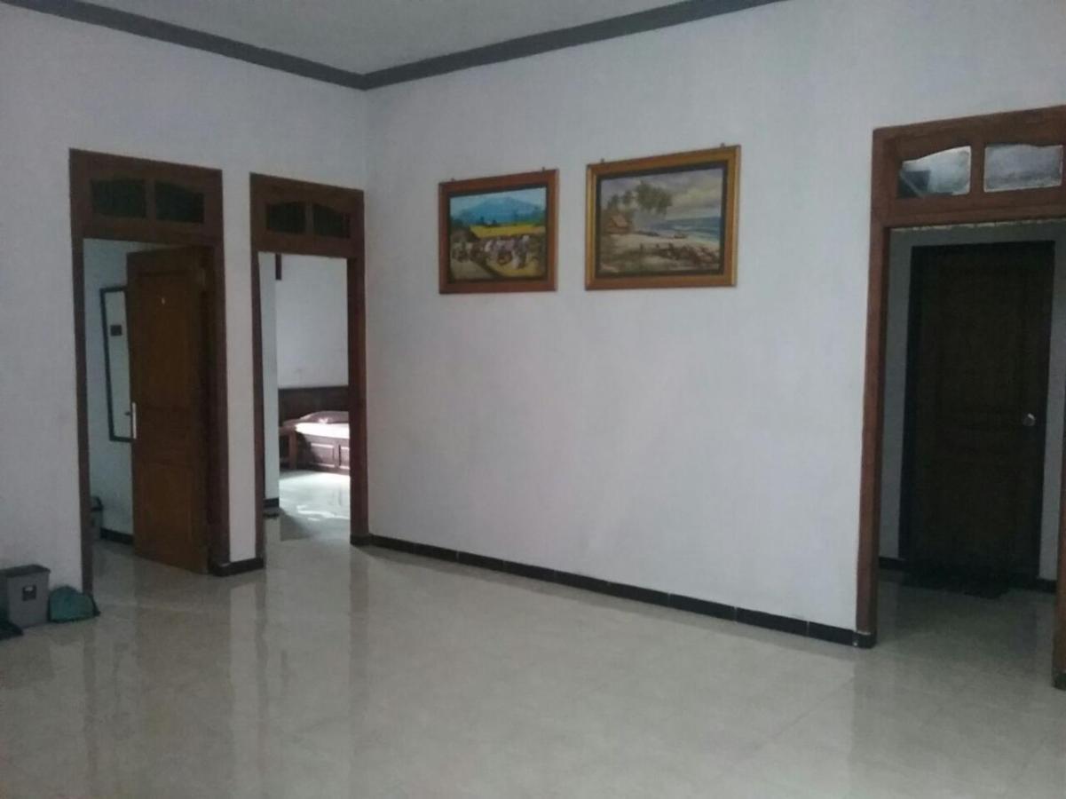Hotel NGEBEL INDAH Exterior foto