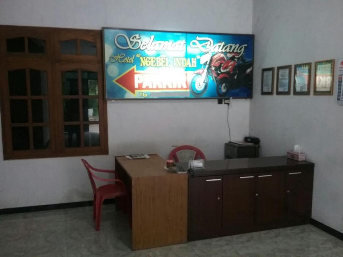 Hotel NGEBEL INDAH Exterior foto